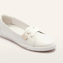 Load image into Gallery viewer, Frankie4 Hannah III White Tumbled