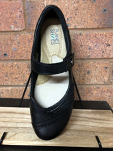 Load image into Gallery viewer, Planet Shoes Jamie