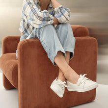 Load image into Gallery viewer, Frankie4 Hannah III White Tumbled
