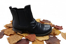 Load image into Gallery viewer, Coro Boots
