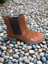 Load image into Gallery viewer, Coro Boots
