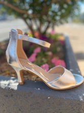 Load image into Gallery viewer, Dangle Silver
